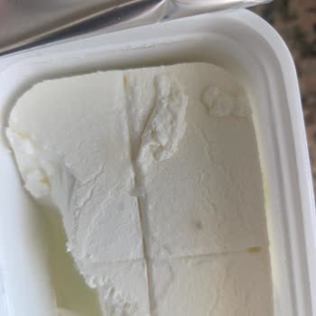 Kapalı Ambalajda Küflü Süzme Peynir Şaşkınlığı