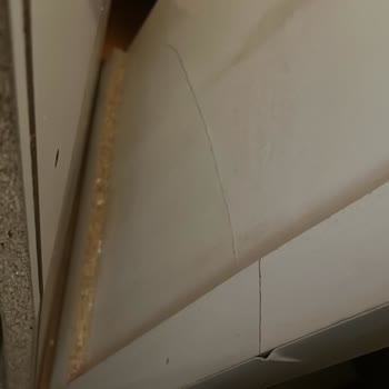 Kırık Dolap Teslimatı Sonrası 1,5 Aydır Çözüm Ve İletişim Yok
