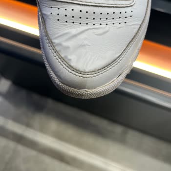 Reebok Ayakkabıda Fabrika Hatası Ve Mağazadan Olumsuz Dönüş
