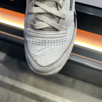 Reebok Ayakkabıda Fabrika Hatası Ve Mağazadan Olumsuz Dönüş
