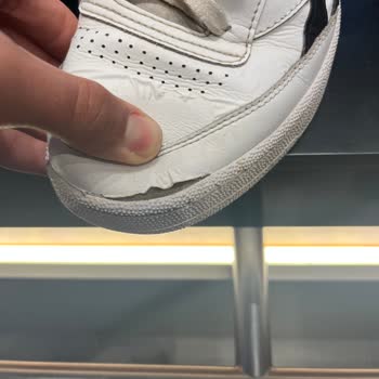 Reebok Ayakkabıda Fabrika Hatası Ve Mağazadan Olumsuz Dönüş