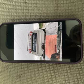 Otoyolda Kazadan Sıçrayan Parçalar Nedeniyle Lastik Patlaması Ve Yetersiz Müşteri Hizmeti