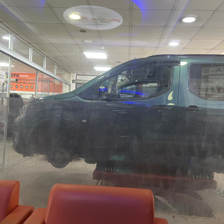 Çiğli Oto Pratik Paşa'da İlgisizlik Ve Uzun Bekleme Süresi