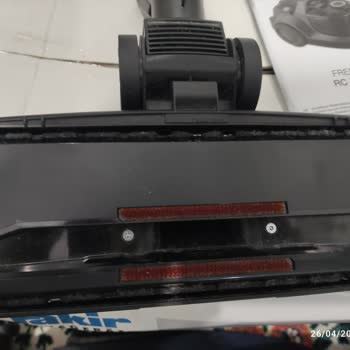 Fakir Süpürge Halıda Takılıyor, Başlık Tasarımı Sorunlu