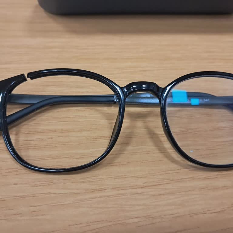 Garanti Kapsamında Değerlendirilmeyen Kırık Gözlük Ve Yetersiz Müşteri Hizmeti