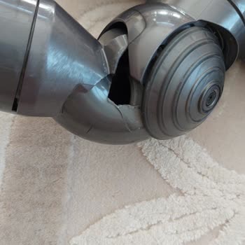 Dyson Şarjlı Süpürge Başlık Kırılması Ve Garanti Desteği Sorunu