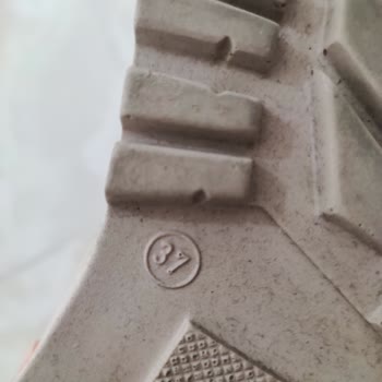 Farklı Numarada Ayakkabı Gönderildi, Mağduriyetim Giderilmiyor