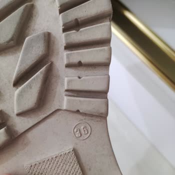 Farklı Numarada Ayakkabı Gönderildi, Mağduriyetim Giderilmiyor