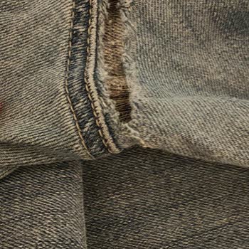 Mavi Kot Pantolonumda Renk Solması Ve Yırtık Var Değişim Yapılmadı