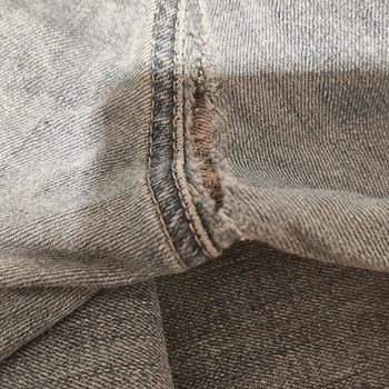 Mavi Kot Pantolonumda Renk Solması Ve Yırtık Var Değişim Yapılmadı