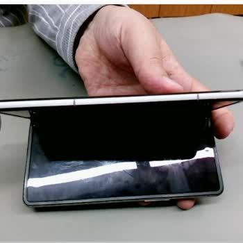Katlanabilir Telefon Ekran Arızasında Haksız Kullanıcı Hatası Ve Fahiş Onarım Ücreti