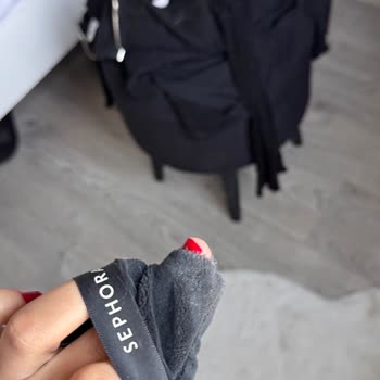 Sephora Triangle Makeup Puff Tore Apart Within Two Months After Purchase