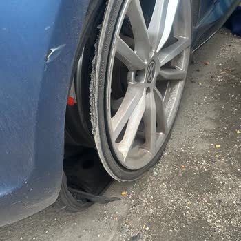 Yeni Alınan Lastiklerin Otobanda Ani Patlaması Mağduriyet Yarattı