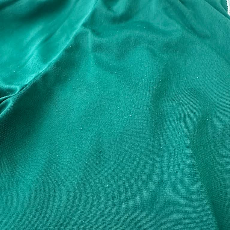 Satın Aldığım Eşofman Takımı Hemen Tüylendi, Mağazaya Ve Müşteri Hizmetlerine Ulaşamıyorum