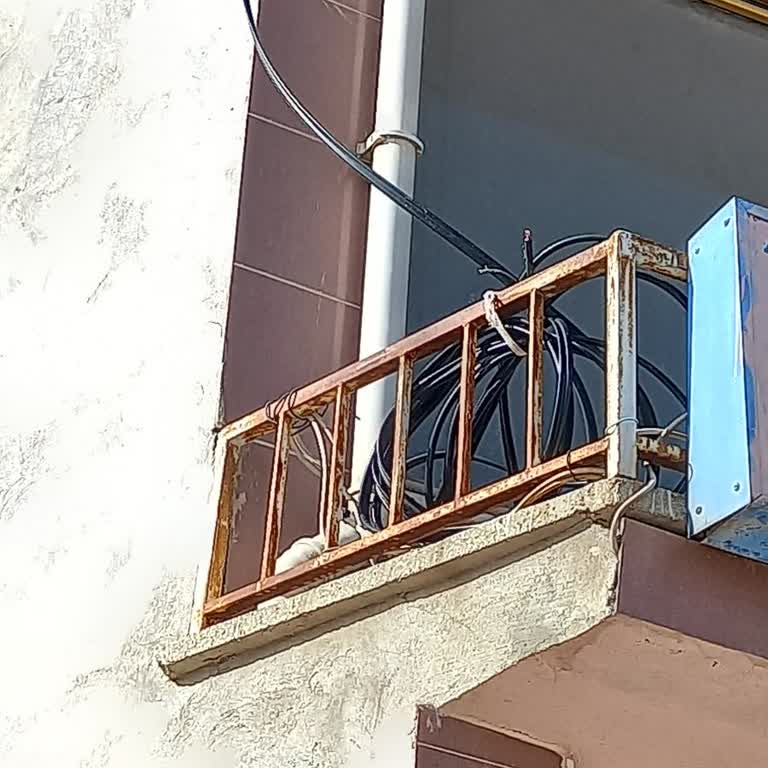 Yıkım Sonrası Kopan İnternet Hattı 10 Gündür Bağlanmadı