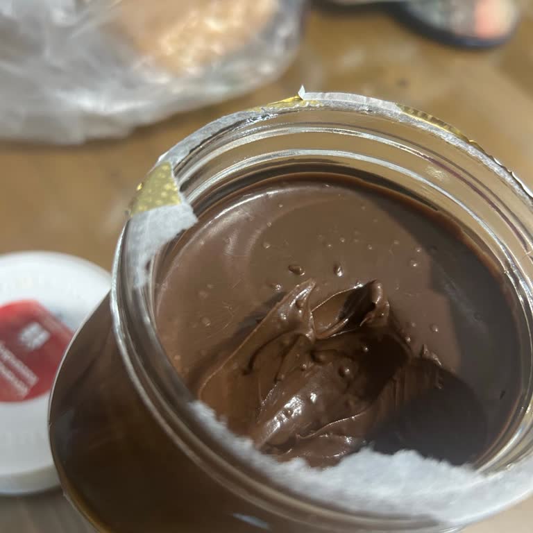 Nutella'da Son Kullanma Tarihi Geçmemiş Üründe Kabarcıklar Var