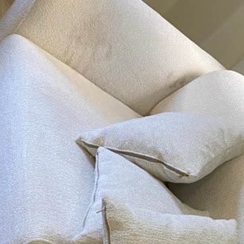 Geç Ve Kirli Teslim Edilen Kanepede İletişim Eksikliği Hayal Kırıklığı Yarattı