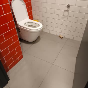 Burger King'de Temizlik Ve Hizmet Sorunları Yaşadık