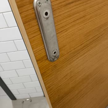 Burger King'de Temizlik Ve Hizmet Sorunları Yaşadık