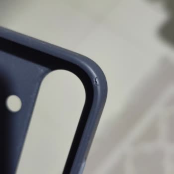 Samsung S25 Plus Orijinal Kılıf Tasarım Hatası Nedeniyle Telefonum Zarar Gördü