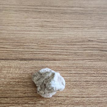 Kış Çayının İçinden Taş Çıktı: Sağlıksız Ve Dikkatsiz Paketleme!