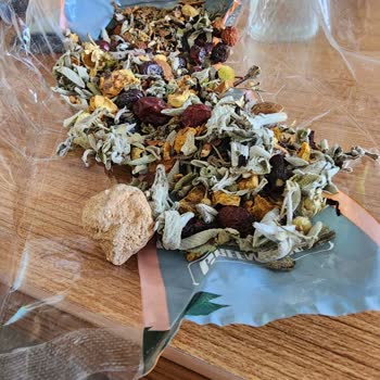 Kış Çayının İçinden Taş Çıktı: Sağlıksız Ve Dikkatsiz Paketleme!