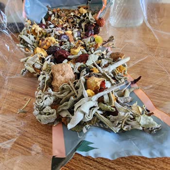 Kış Çayının İçinden Taş Çıktı: Sağlıksız Ve Dikkatsiz Paketleme!