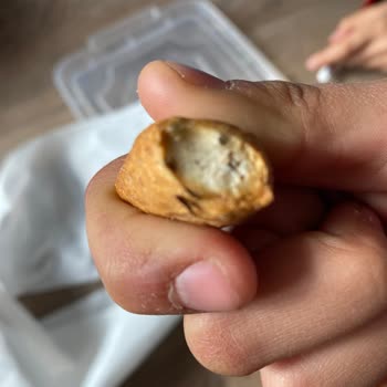 Migros Fırın Ürününde Böcek Çıkması Ve Mağduriyet