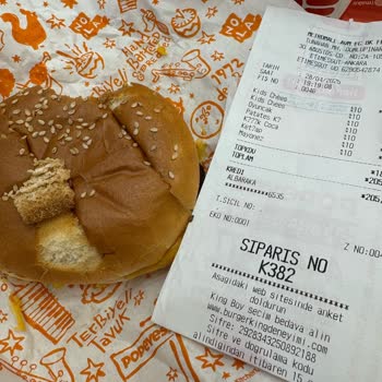 Burger King'de Sağlıksız Ve Bayat Ürünler, İlgisiz Çalışanlar