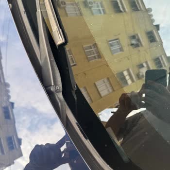 BMW F30 Ön Cam Fitillerinde Sürekli Erime Ve Çürüme Sorunu