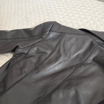 Kısa Sürede Deforme Olan Deri Mont Ve Yetersiz Müşteri Desteği