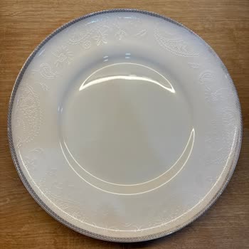 Jumbo Yemek Takımımın Yaldızları Dökülüyor, Misafirlerime Mahcup Oluyorum