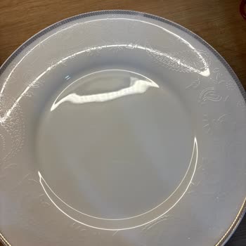 Jumbo Yemek Takımımın Yaldızları Dökülüyor, Misafirlerime Mahcup Oluyorum