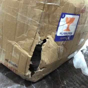 Yurtiçi Kargo Gönderdiğim Paketin Üzerine 'kırılacak Eşya' Yazılmasına Rağmen Koli Hasar Görmüş