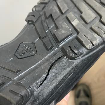 Az Kullanılan Ayakkabıda Taban Çatlağına 'Kullanıcı Hatası' Denildi, Değişim Yapılmadı