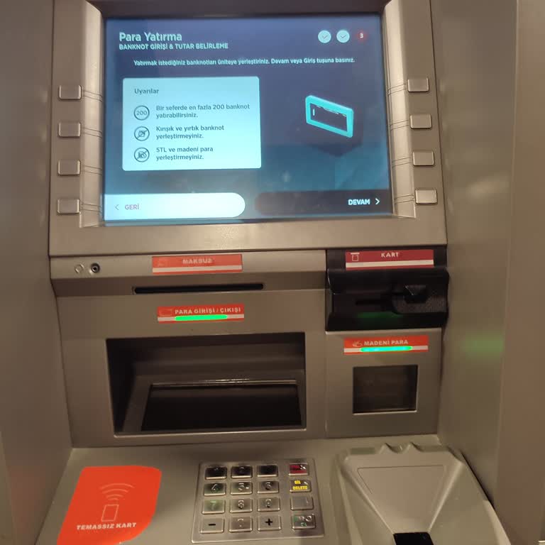 ATM'de Sıkışan Para Ve Kart Nedeniyle Mağduriyet Yaşıyorum
