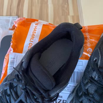 Kullanılmış Ve Hasarlı Ayakkabı Gönderildi