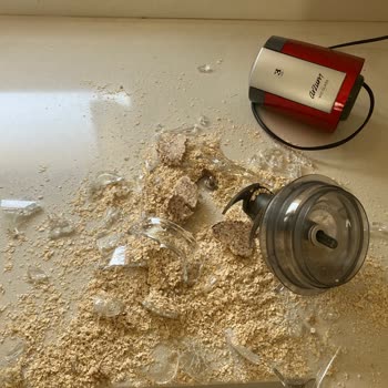 Arzum Mio Glass Rondo Camı Patladı: Güvenlik Endişesi Yaşadım