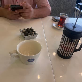 Alaçatı Muhallebicisi Menüde Bal İle Gösterilen Kış Çayı, Ekstra Ücretle Sunuluyor!