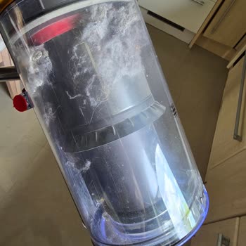 Dyson V15 Süpürge Haznesinde Toz Birikmesi Ve Çözüm Arayışı