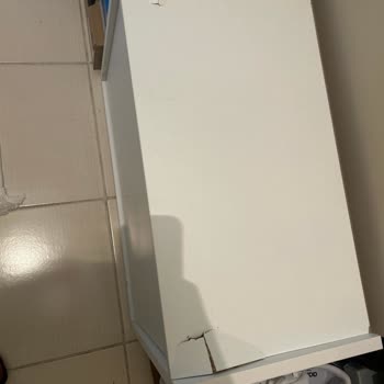 BİM'den Alınan Ayakkabılık Kısa Sürede Kırıldı, İade Ve Muhatap Yok