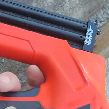 Freze Dış Ticaret Kobb Çivi Çakma Makinesi Kötü Çıktı!