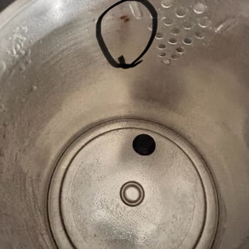 Arçelik Gurme Çay Makinesi Paslandı, Servis Yüksek Ücret Talep Ediyor