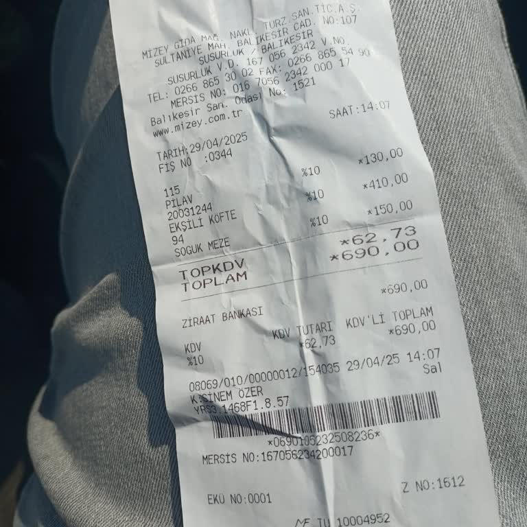 Yörsan Dinlenme Tesisleri (Susurluk) Yüksek Fiyata Vasat Yemek ve İlgisiz Personel Deneyimi