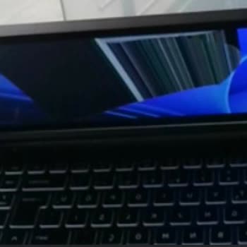 Yeni Alınan Laptopun Ekranı Kırıldı Servis Ücret Talep Etti