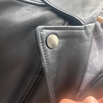 Satın Aldığım Deri Mont İlk Kullanımda Deforme Oldu, Değişim Talebim Reddedildi