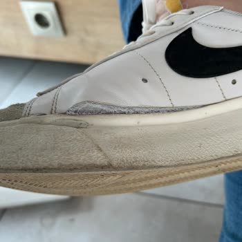 Nike Ayakkabı Kısa Sürede Yırtıldı, Değişim Talebim Reddedildi