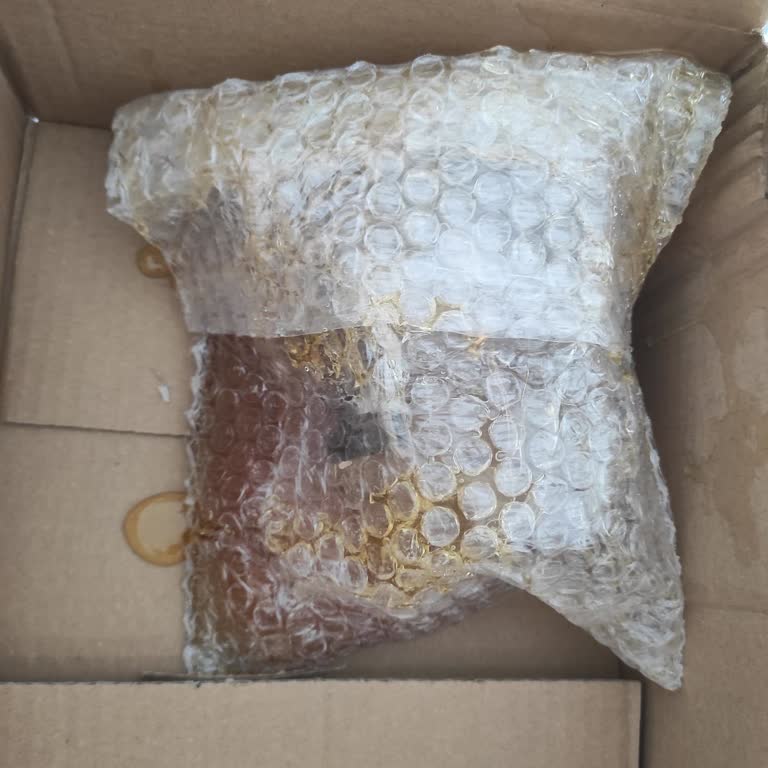 Kötü Paketleme Ve Dikkatsiz Kargo Nedeniyle Balparmak Bal Kırıldı, İade Ve Destek Sağlanmadı