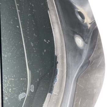 BMW Aracımın Ön Cam Izgarası Kısa Sürede Yıprandı Ve Bozuldu