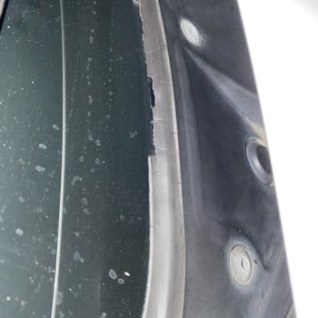 BMW Aracımın Ön Cam Izgarası Kısa Sürede Yıprandı Ve Bozuldu